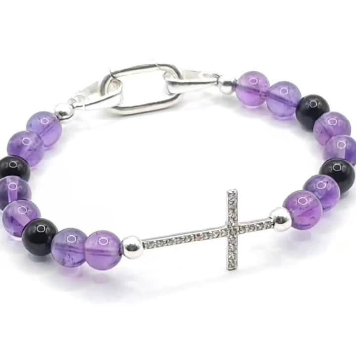 This Bracelet in Garnet & Clear Quartz
